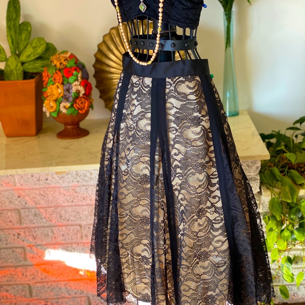 Beautiful vintage lace overlay skirt with tags!